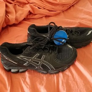 Asics Gel Kayano 17 size 9 new with tabs! No box